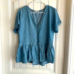 Boutique baby doll shirt, medium, light chambray, EUC
